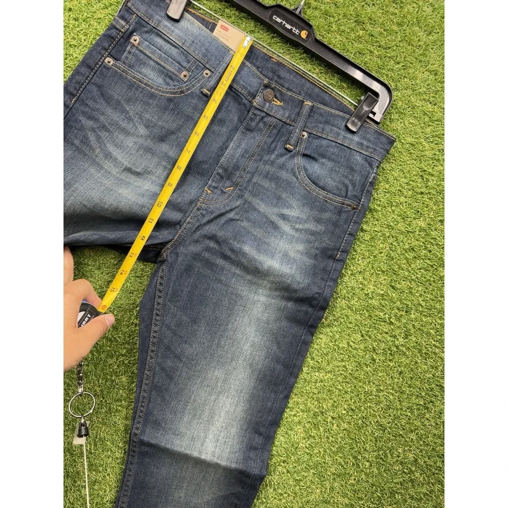 Levis shop confidence